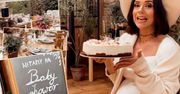 Klaudia Halejcio pokazała swój baby-shower. Luksusowe wnętrze, piękne dekoracje i wino lejące się strumieniami. Dużo zdjęć