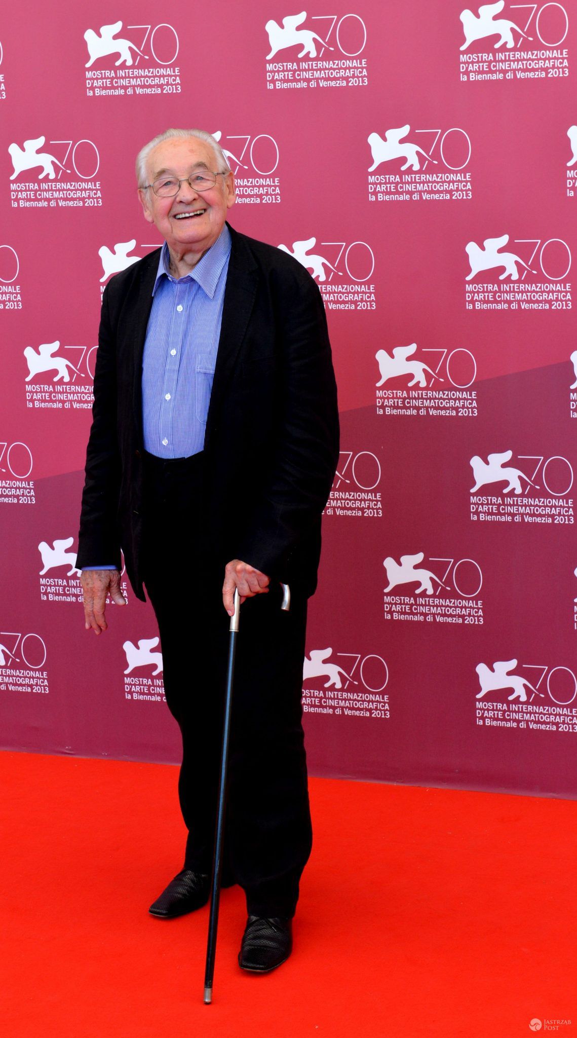 (130905) -- VENICE, Sept. 5, 2013 () -- Polish director Andrzej Wajda poses at the photocall of the screening of "Walesa - Man of hope" during the 70th Venice Film Festival, in Lido of Venice, Italy, on Sept. 5, 2013. (/Xu Nizhi)