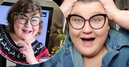 Czy to już?! Dominika Gwit pozuje przy choince i pozdrawia fanów. "Życzymy z Dzidziorexem miłej soboty". Komplementom nie ma końca