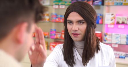 Naczelna Izba Aptekarska szykuje pozew przeciwko Abstrachuje TV? "Dyskredytacja wizerunku farmaceuty"