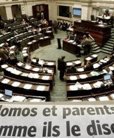 Belgijscy homoseksualiści będą mogli adoptować dzieci?