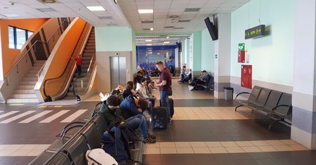 Mieli lecieć do Grecji, utknęli na lotnisku w Katowicach. "Nikt nic nie wiedział, jeden wielki chaos"
