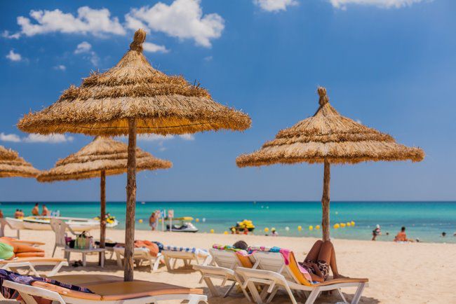 Tunezja zachwyca wspaniałymi warunkami do plażowania i słoneczną pogodą