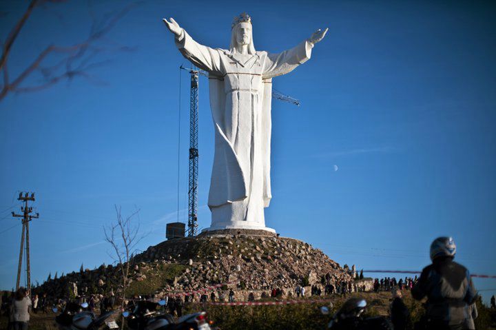 Jezus ze Świebodzina. Polski posąg znów na językach