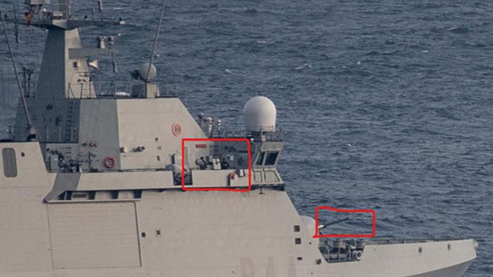 Uzbrojony hiszpański okręt przegania Brytyjczyków z Gibraltaru