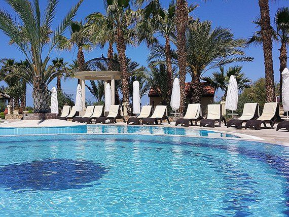Oscar Resort na Cyprze oferuje kompleks basenowy, a do tego dostęp do plaży hotelowej 