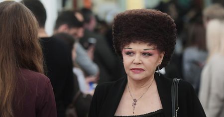 Włosy Rosjanki hitem internetu. Pytamy fryzjera, jak o nie dbać