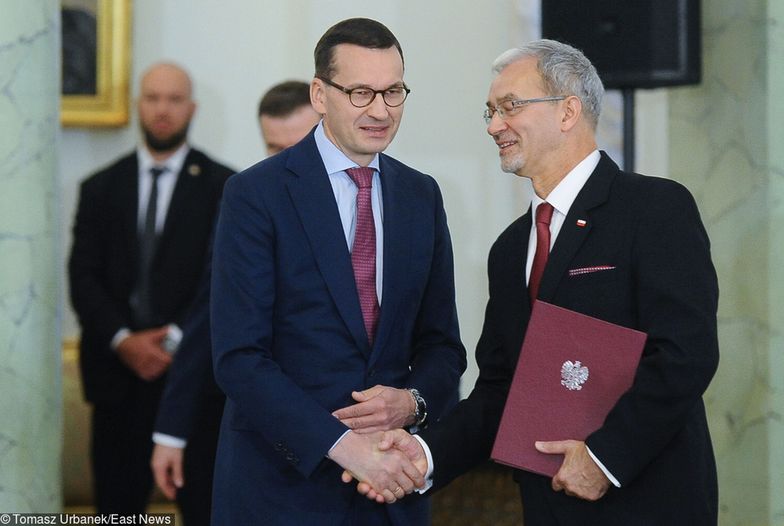 Premier Mateusz Morawiecki i minister finansów Jerzy Kwieciński mogą być zadowoleni z utrzymania ratingu.