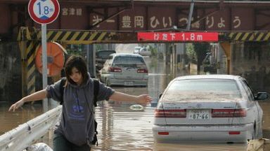 Skutki tajfunu w miecie Toyooka