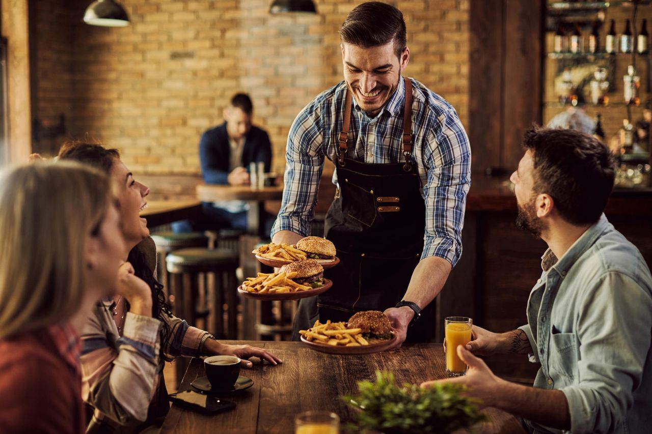 czego nie zamawiać w restauracji, fot. freepik