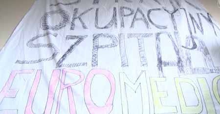 Pracownicy szpitala okupują siedzibę (WIDEO)