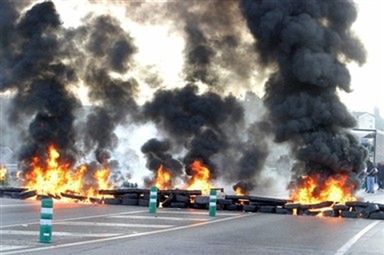 Protestujący hiszpańscy górnicy zamknęli się w szybie