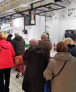 Pokazaliśmy, jak sprzedawane są karpie. Jest oficjalne stanowisko sieci Carrefour