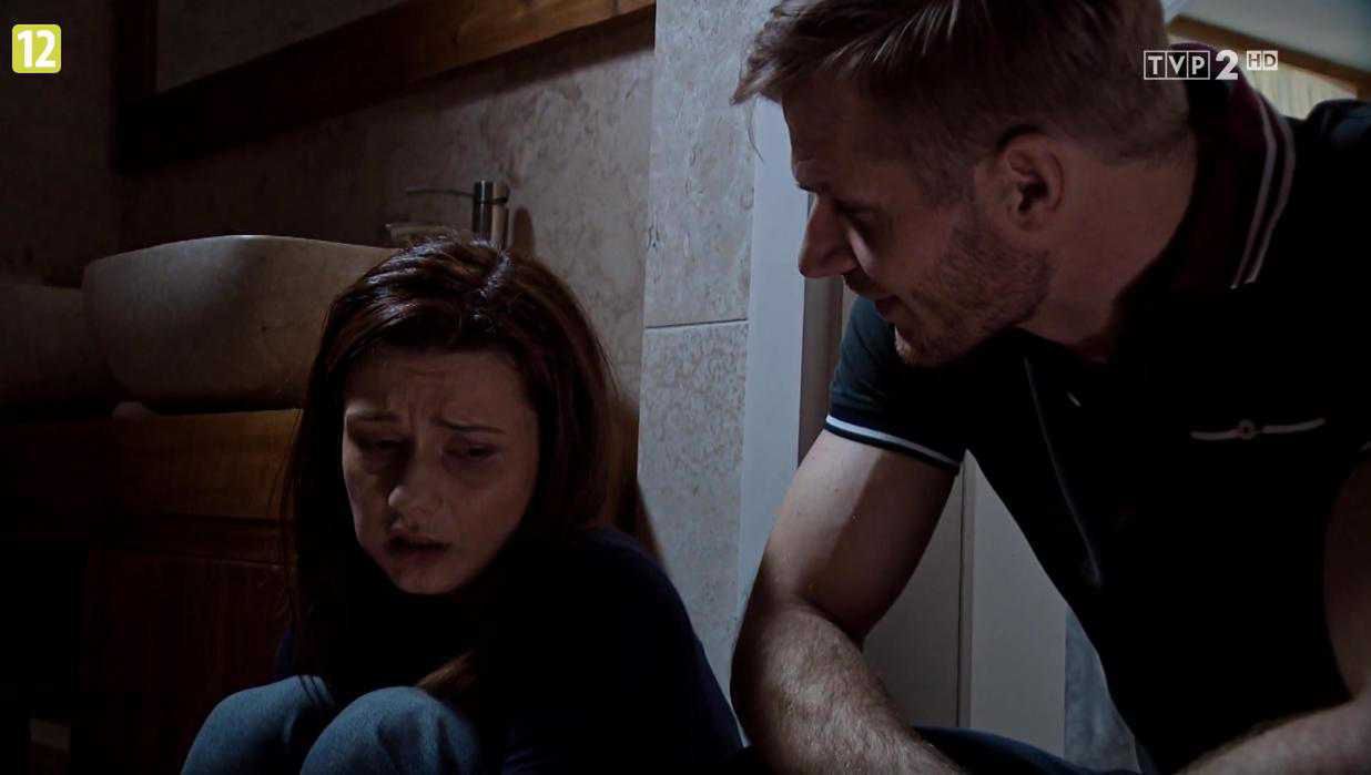 M jak miłość odc 1456, Daria (Ewelina Gnysińska), Artur (Tomasz Ciachorowski)