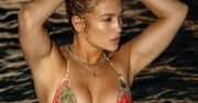 J.Lo pręży mięśnie na basenie! W skąpym bikini rozpala zmysły do czerwoności