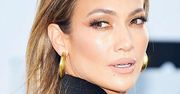 Boska Jennifer Lopez pokazała jak wygląda w domu bez makijażu w samym szlafroku! Są również jej słodkie bliźniaki!