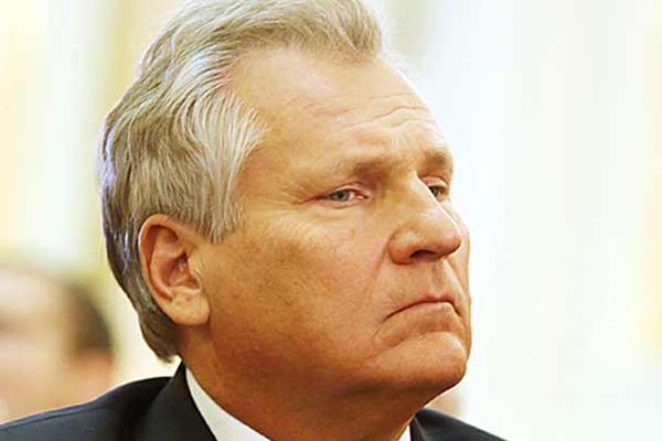 Aleksander Kwaśniewski: Ukrainie grozi upadek