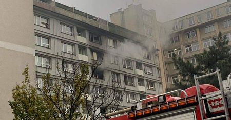 Pożar bloku w Warszawie