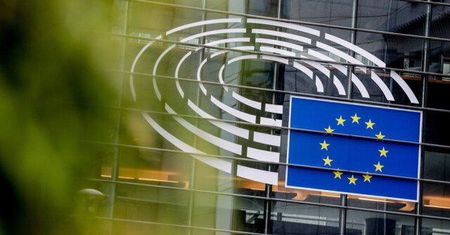 PiS minimalnie przed Koalicją Europejską