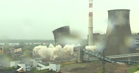 Spektakularne wyburzenie chłodni kominowej w Będzinie