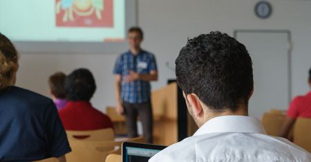 MEiN: nauczyciel nie ma prawa do urlopu dla poratowania zdrowia jeśli etat uzupełnia w kilku szkołach