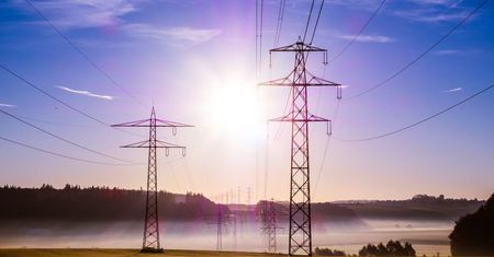 Maksymalnie 618,24 zł/MWh; MAP chce pilnie zająć się cenami energii dla samorządów