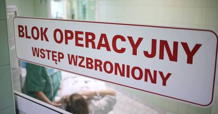 Specjaliści z WUM naprawili przeszczepiona nerkę