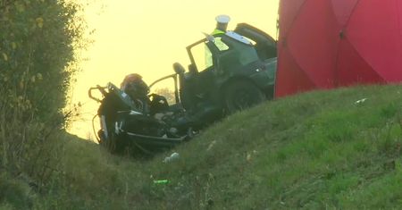 Zderzenie cysterny z samochodem osobowym pod Słupcą. Kierowca osobówki zginął na miejscu