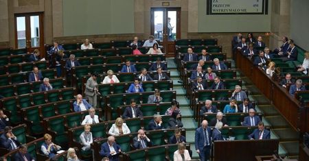 Sejm: bon turystyczny dodatkowo dla dzieci rodziców pracujących za granicą