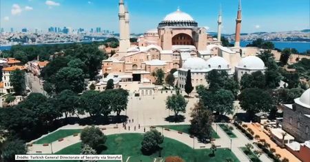 Hagia Sophia znów staje się meczetem. Dziś po raz pierwszy od 90 lat odbędą się tam muzułmańskie modlitwy