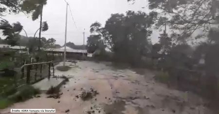Cyklon Harold uderzył w Vanuatu. Prędkość wiatru przekracza 200 km/h