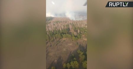 Pożar w Czarnobylu przybiera na sile. Ogień dotarł do miasta Prypeć i zbliża się do sarkofagu nad dawną elektrownią atomową