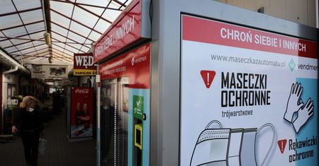 Zasłanianie ust i nosa, nie tylko maseczką ale także np. szalikiem lub chustą