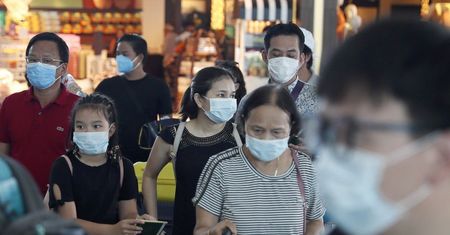 Ekspert: mamy epidemię o zasięgu międzynarodowym, grozi nam pandemia