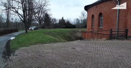 Ciało kobiety znalezione w parku w Warszawie