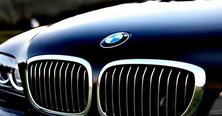 Jakimi samochodami będą jeździć urzędnicy? Trwa wyścig dealerów.