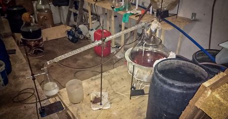ZLIKWIDOWANE LABORATORIUM, ZATRZYMANI 2 CHEMICY, PRZEJĘTY TOWAR WART OK. 15 MLN ZŁ