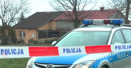 Nożownik wtargnął do domu pod Ostródą. Zabił jedną kobietę, a drugą ranił