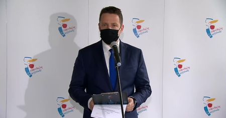 “Premier Morawiecki i minister Szumowski powinni pokazać cały swój majątek”. R. Trzaskowski złożył oświadczenie majątkowe swoje i żony