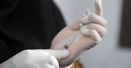 USA – ekspert: niewielkie szanse na rychłe opracowanie szczepionki przeciwko COVID-19