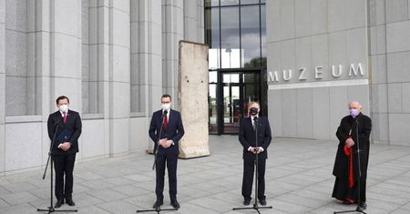 Morawiecki: Jan Paweł II zmienił historię świata