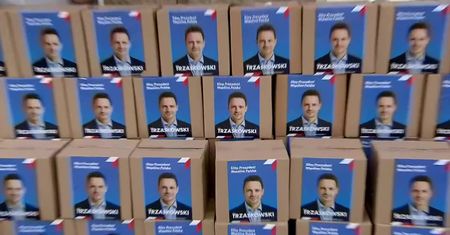 R. Trzaskowski złożył w PKW 1,6 miliona podpisów poparcia