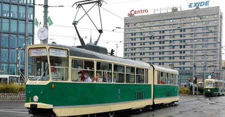 Parada autobusów i tramwajów przejechała przez Poznań