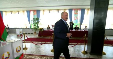 Trwają wybory prezydenckie na Białorusi. A. Łukaszenka oddał głos w Mińsku