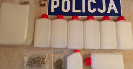 POLICJANCI ZABEZPIECZYLI BLISKO 13 LITRÓW GBL I ZATRZYMALI 43-LATKA