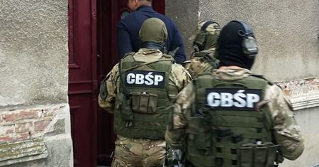 Skoordynowanie działanie służb w walce z przestępczością narkotykową pseudokibicуw