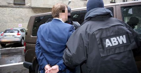 Wśród zatrzymanych m.in. przez ABW – właściciele sieci aptek, adwokaci, lekarz i informatyk