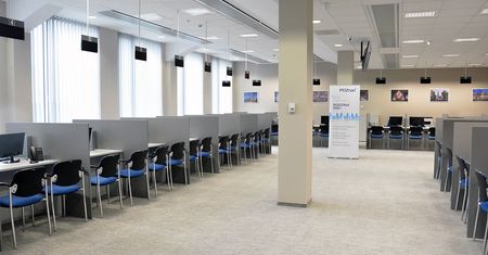 Informatyk z Poznańskiego Centrum Świadczeń wyłudził ok. pół miliona złotych manipulując systemem, który współtworzył