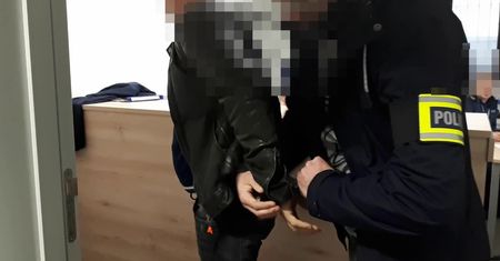 Fałszowali faktury VAT i wprowadzali je do obrotu. Mogą spędzić w więzieniu nawet 15 lat
