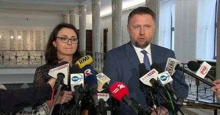 “Trzy symbole kompromitacji PiS mają trafić do Trybunału”. Opozycja o kandydatach PiS do TK